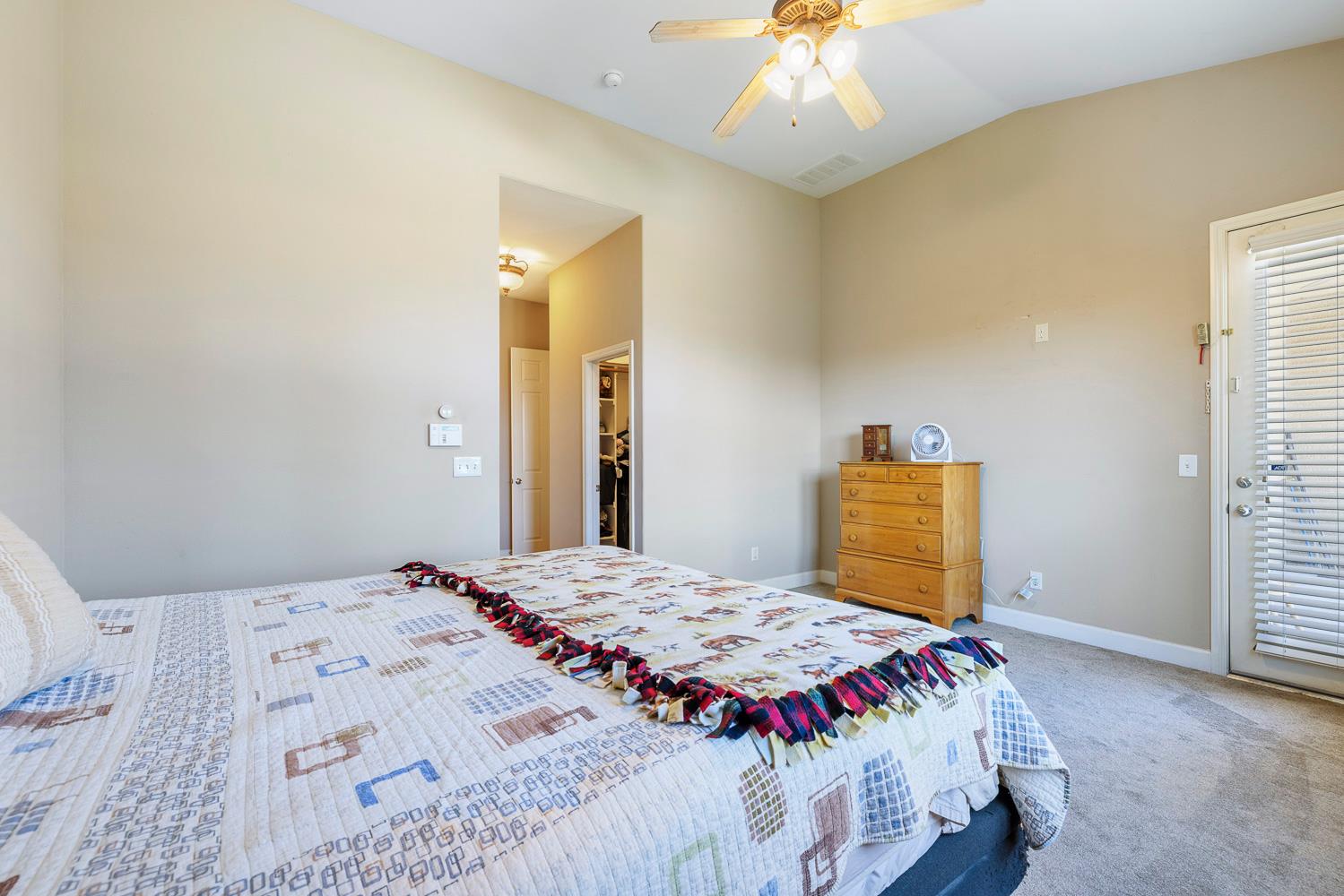 6008 W Wathen Ave, Fresno, CA 93722