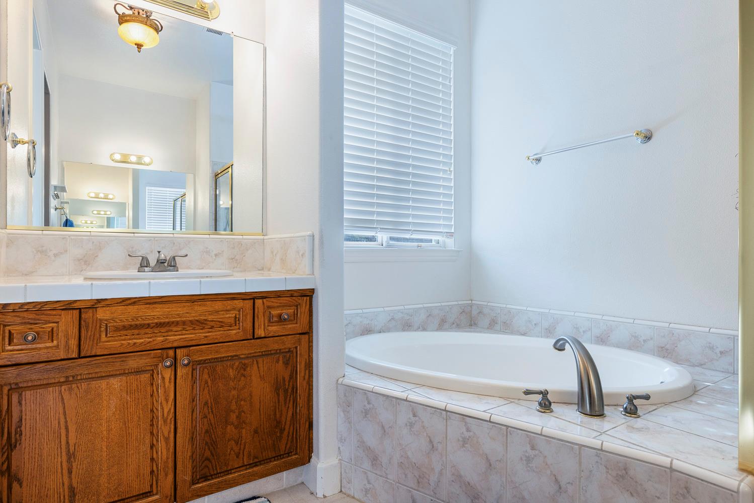 6008 W Wathen Ave, Fresno, CA 93722