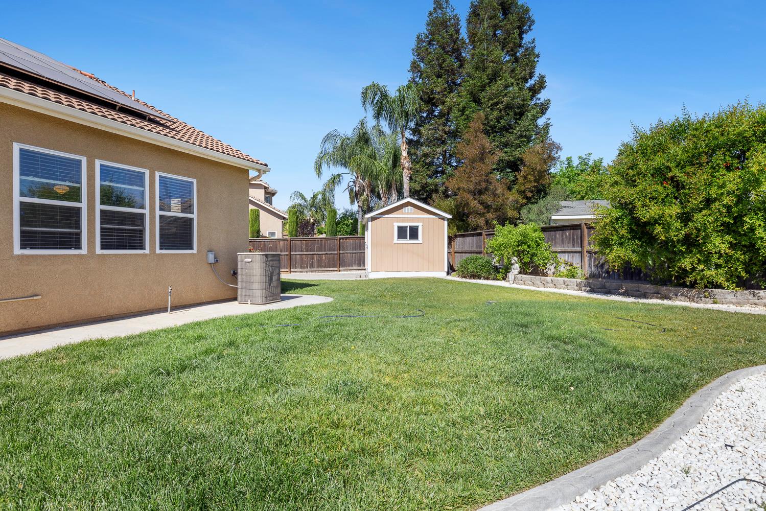 6008 W Wathen Ave, Fresno, CA 93722