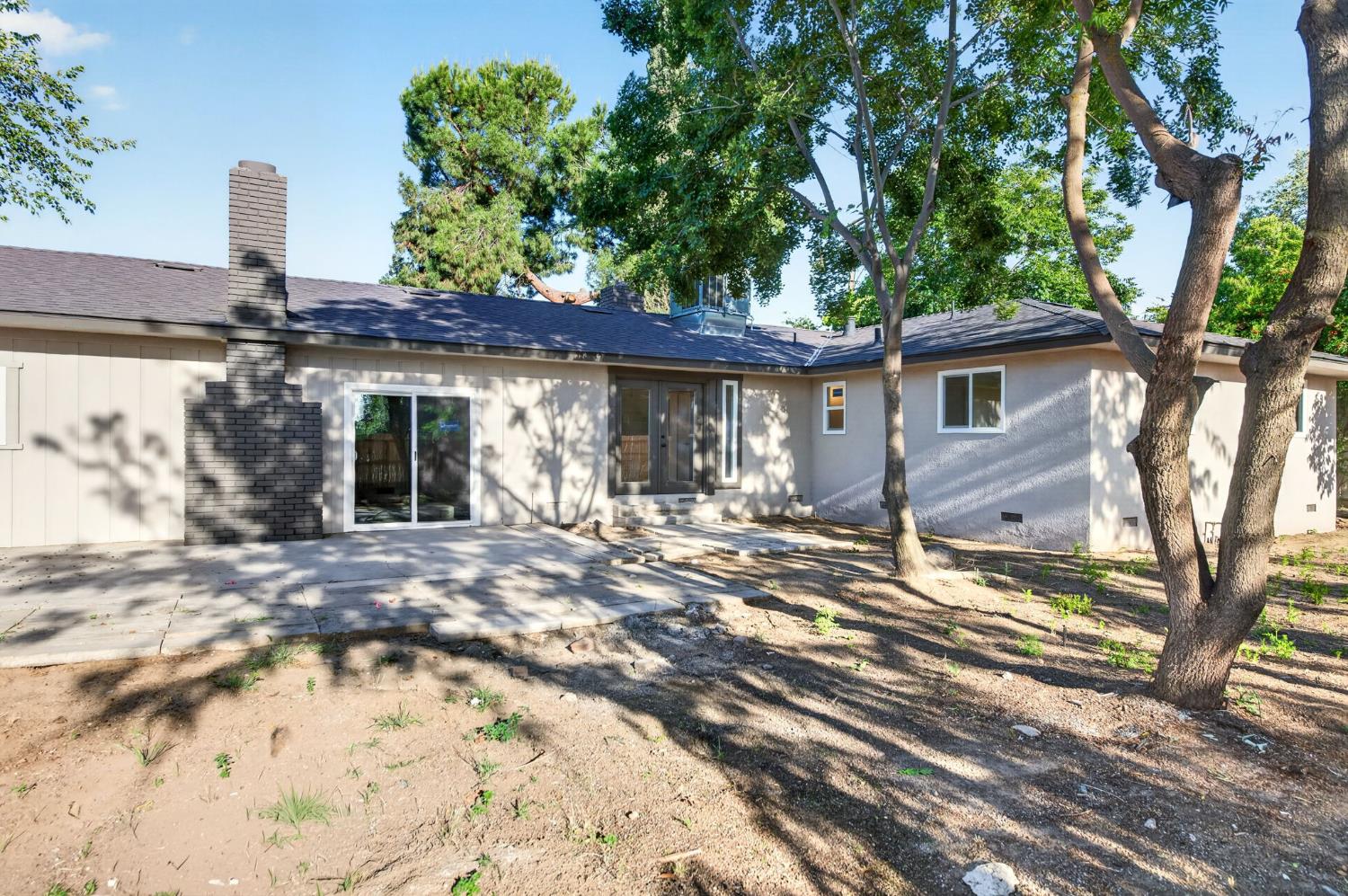 210 N Sunnyside Ave, Clovis, CA 93611