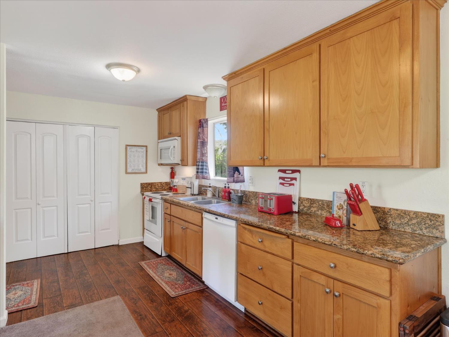 40885 Elliott Dr, Oakhurst, CA 93644