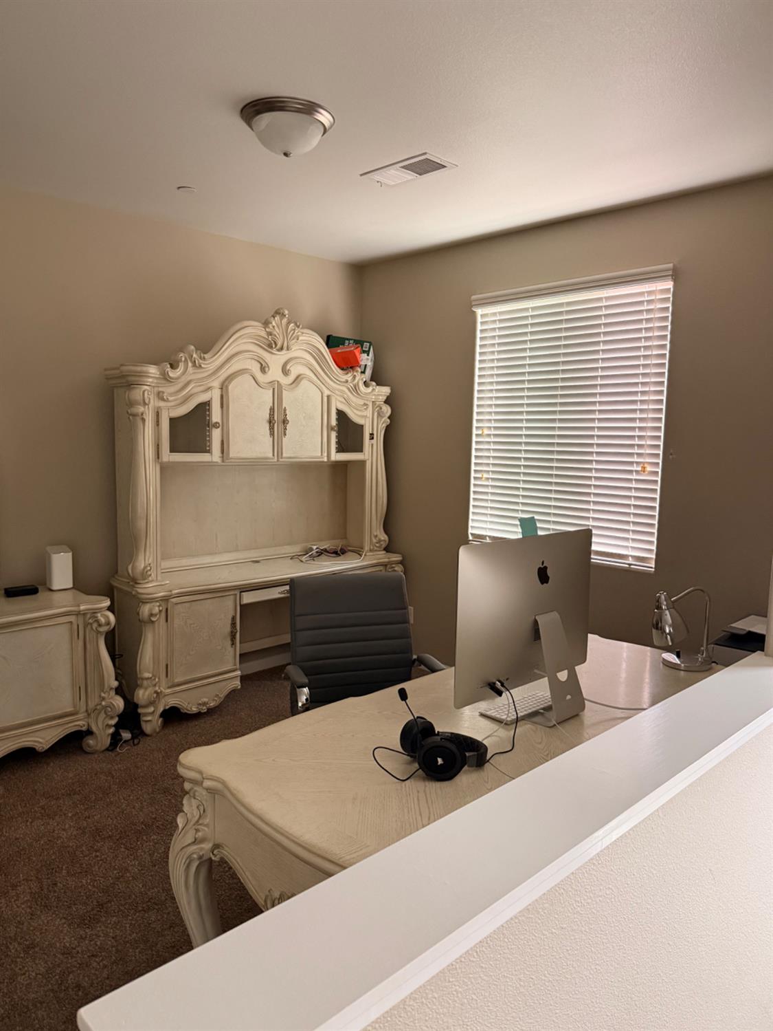 6153 W Marble Hill Dr, Fresno, CA 93722