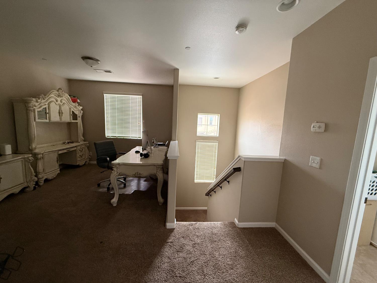 6153 W Marble Hill Dr, Fresno, CA 93722