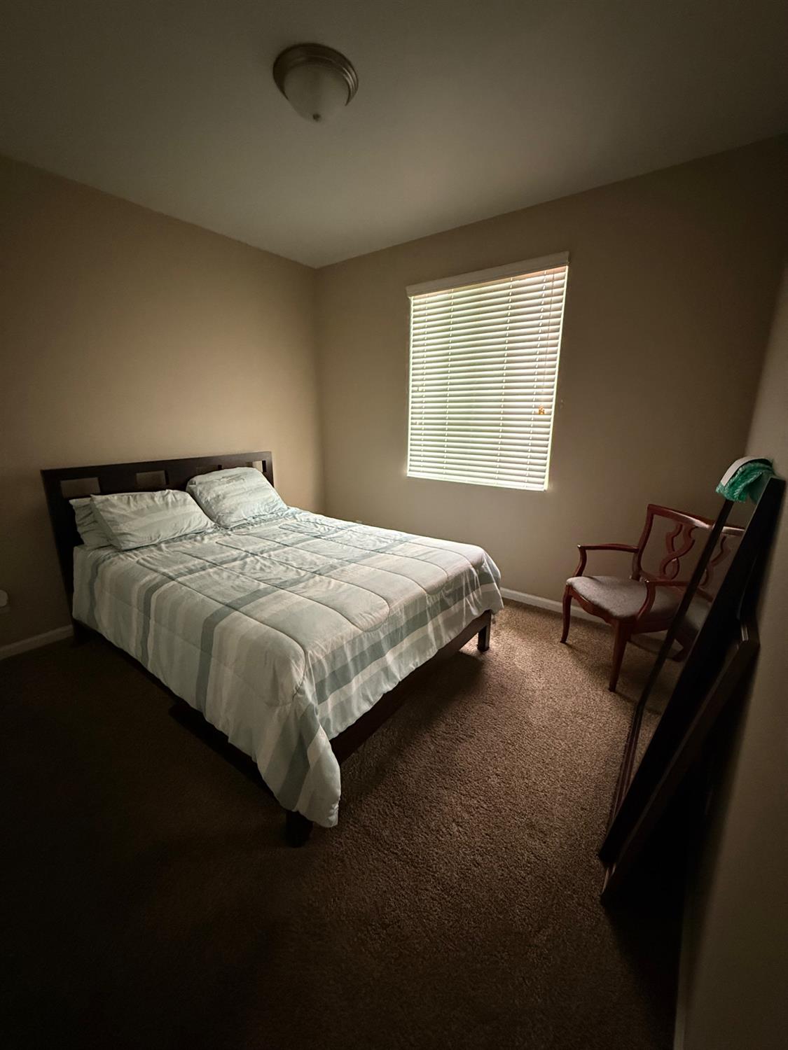 6153 W Marble Hill Dr, Fresno, CA 93722