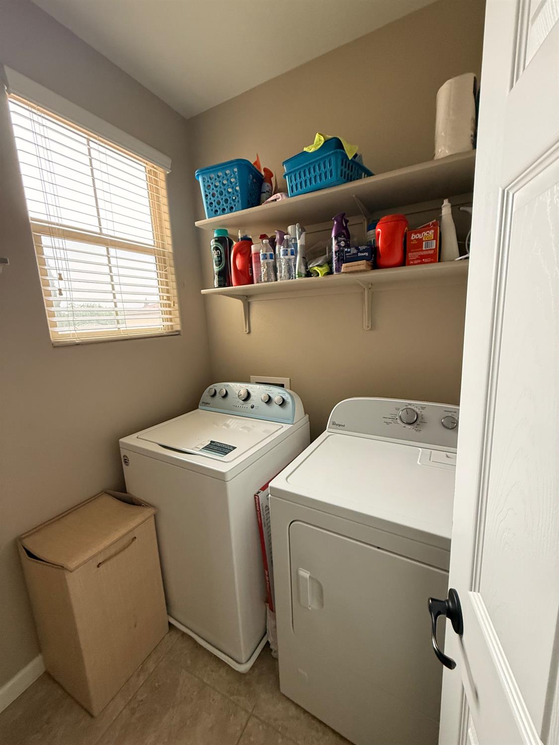 6153 W Marble Hill Dr, Fresno, CA 93722