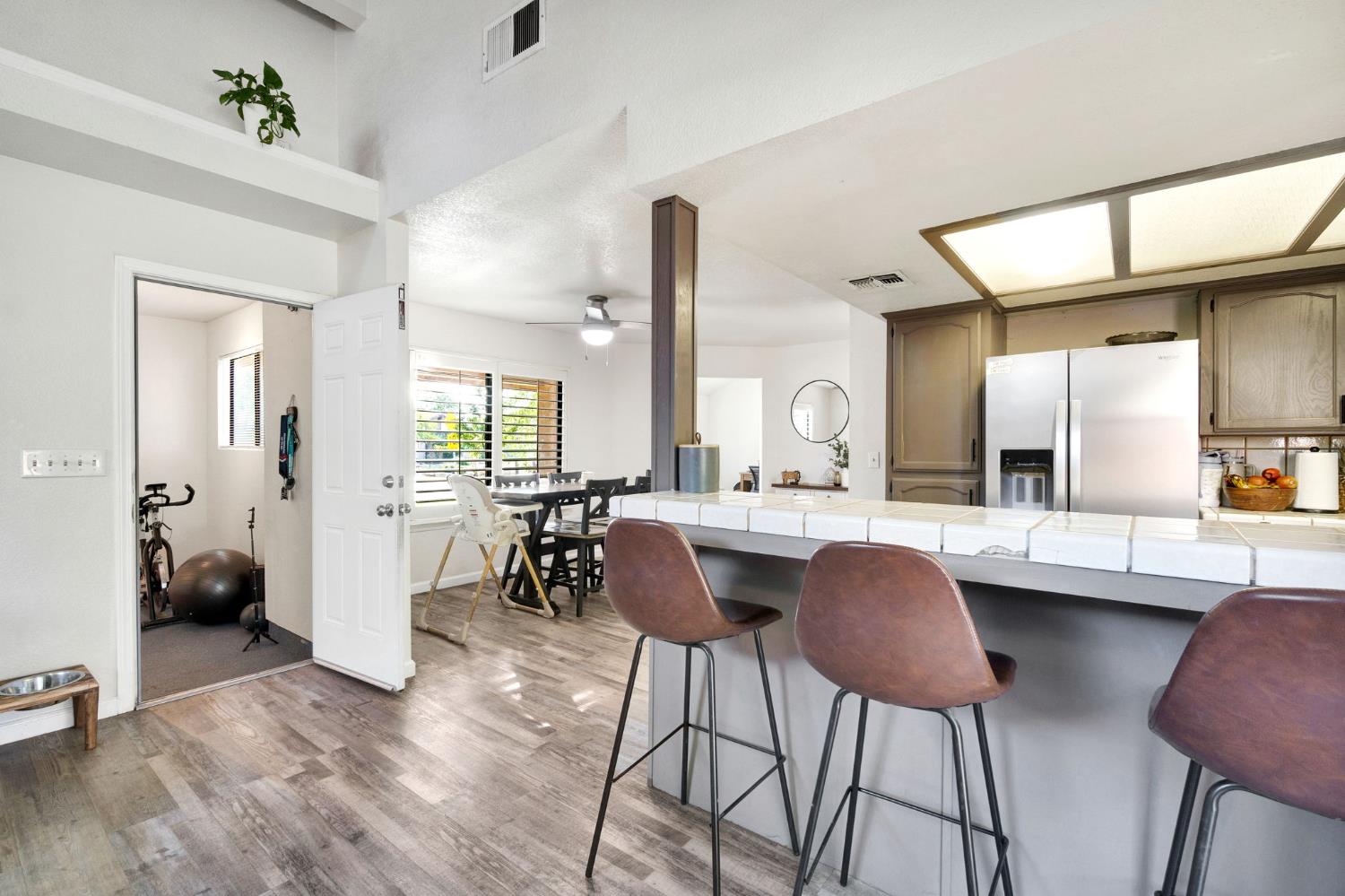 6241 N Lodi Ave, Fresno, CA 93722