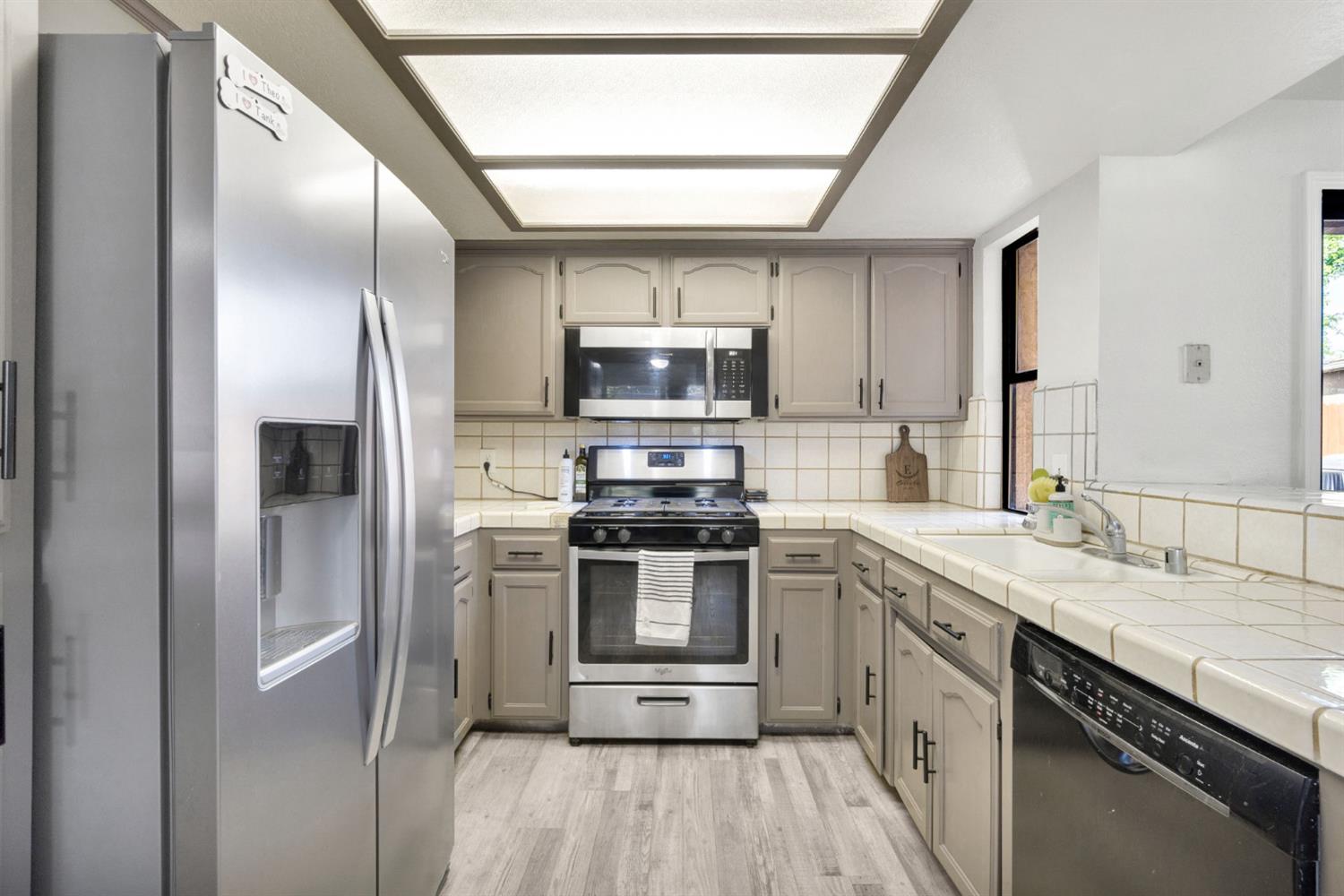 6241 N Lodi Ave, Fresno, CA 93722