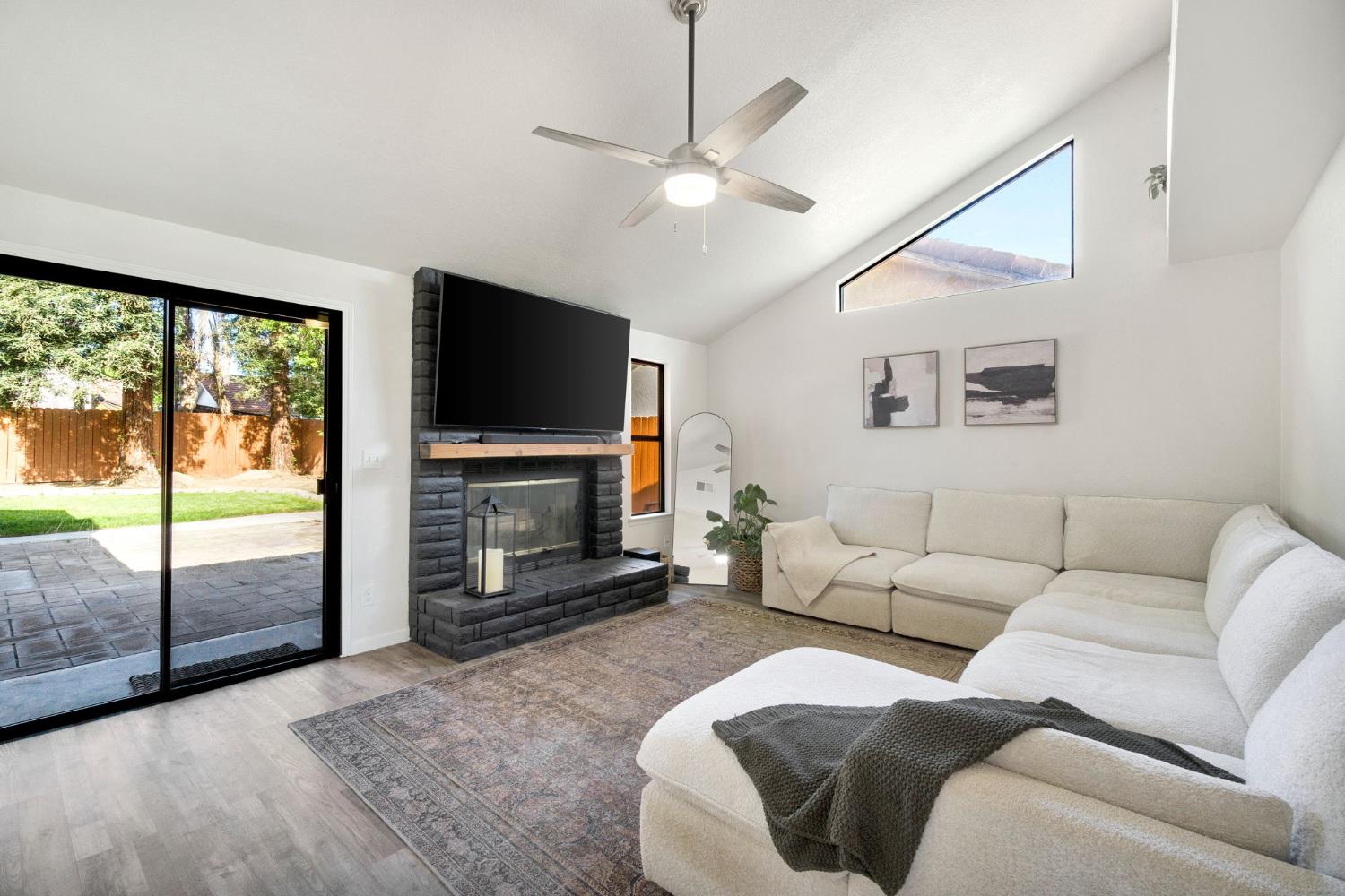 6241 N Lodi Ave, Fresno, CA 93722