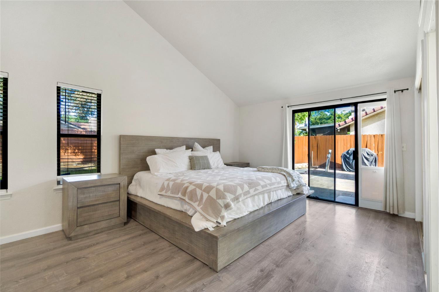 6241 N Lodi Ave, Fresno, CA 93722