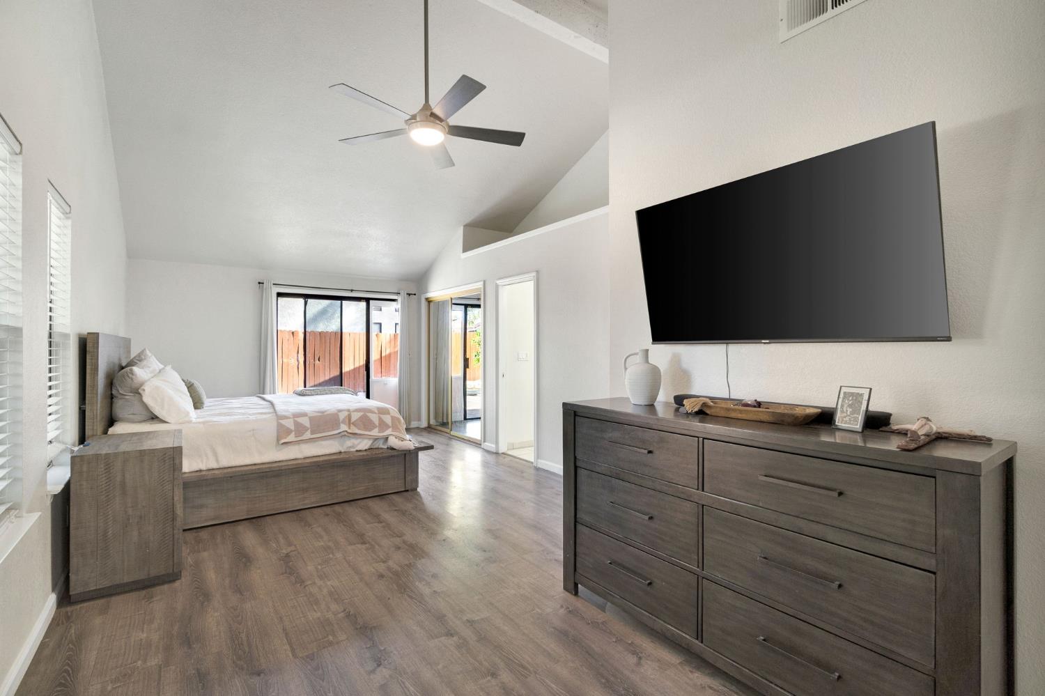 6241 N Lodi Ave, Fresno, CA 93722