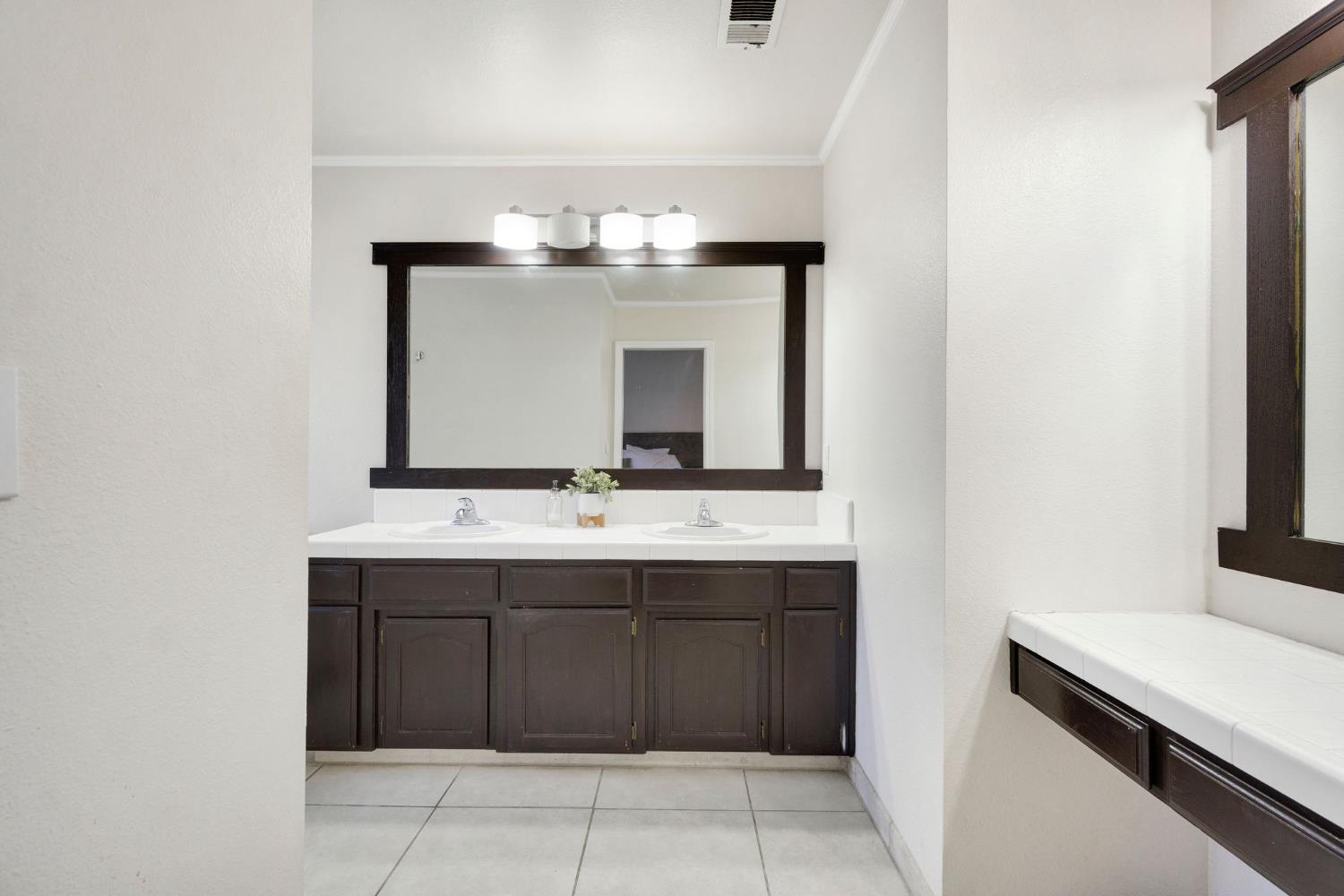 6241 N Lodi Ave, Fresno, CA 93722