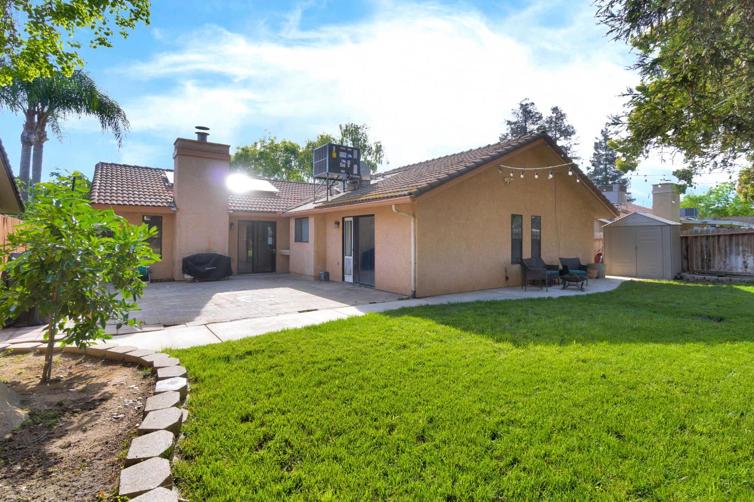 6241 N Lodi Ave, Fresno, CA 93722