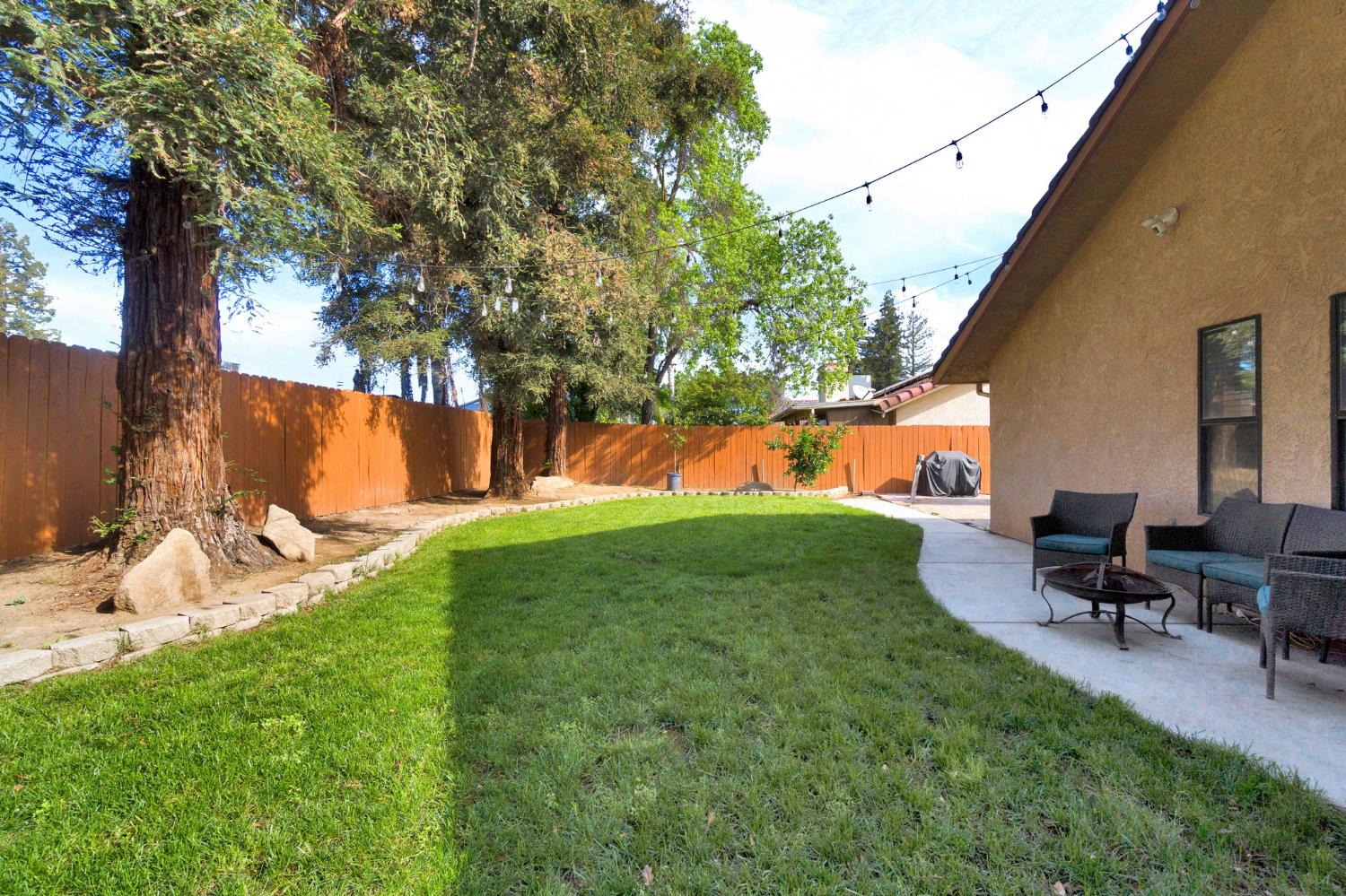 6241 N Lodi Ave, Fresno, CA 93722