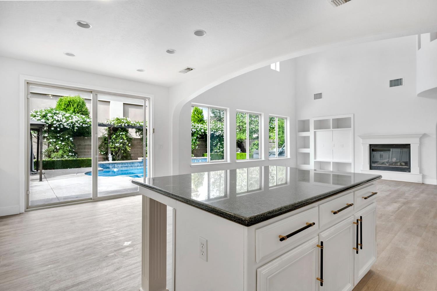 1823 Houston Ave, Clovis, CA 93619