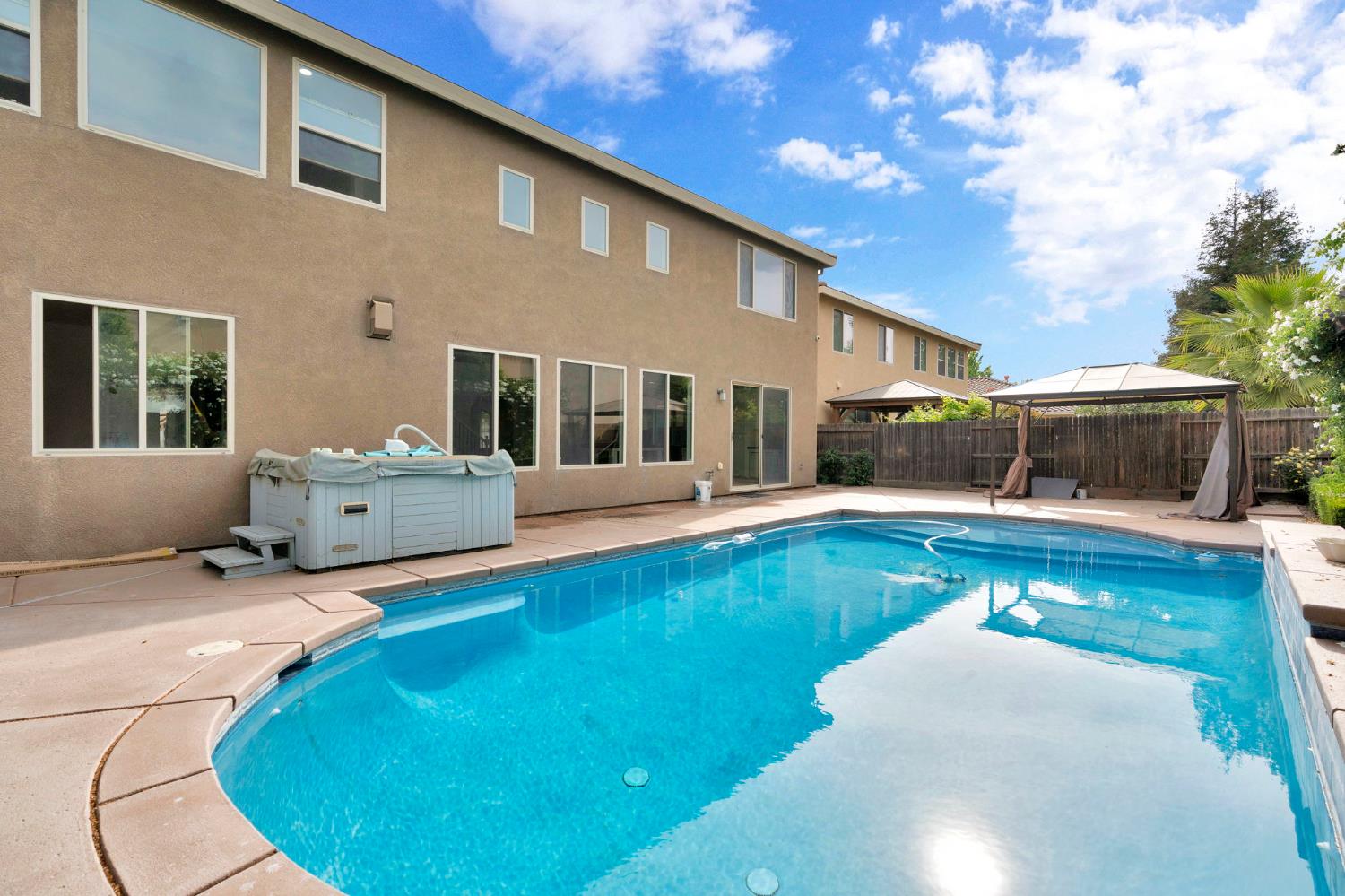 1823 Houston Ave, Clovis, CA 93619