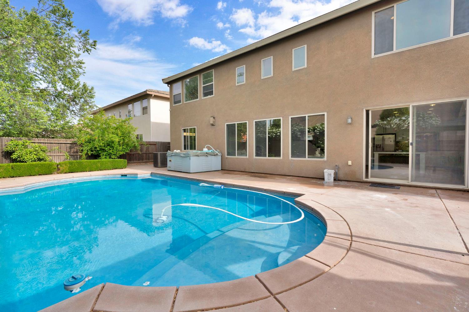 1823 Houston Ave, Clovis, CA 93619