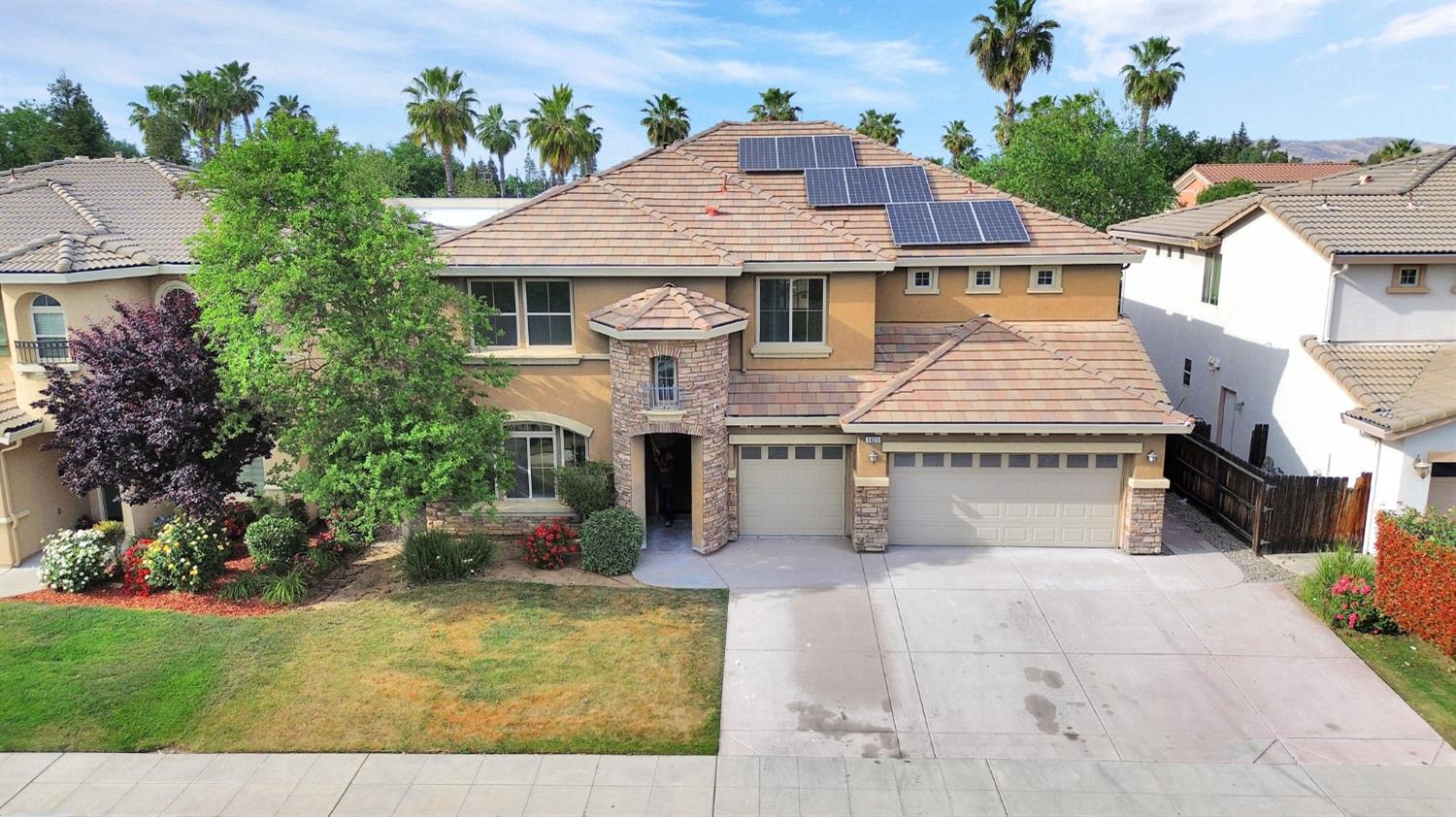 1823 Houston Ave, Clovis, CA 93619