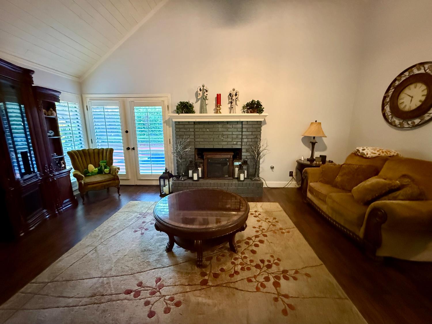 2555 W Bluff Ave #142, Fresno, CA 93711