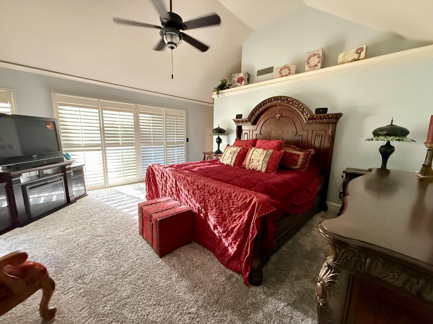 2555 W Bluff Ave #142, Fresno, CA 93711