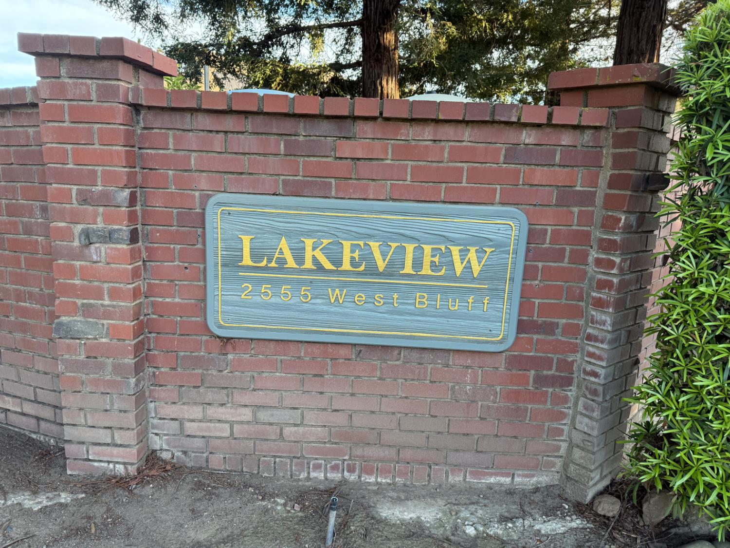 2555 W Bluff Ave #142, Fresno, CA 93711