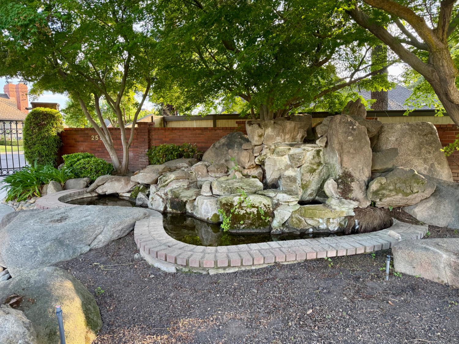 2555 W Bluff Ave #142, Fresno, CA 93711