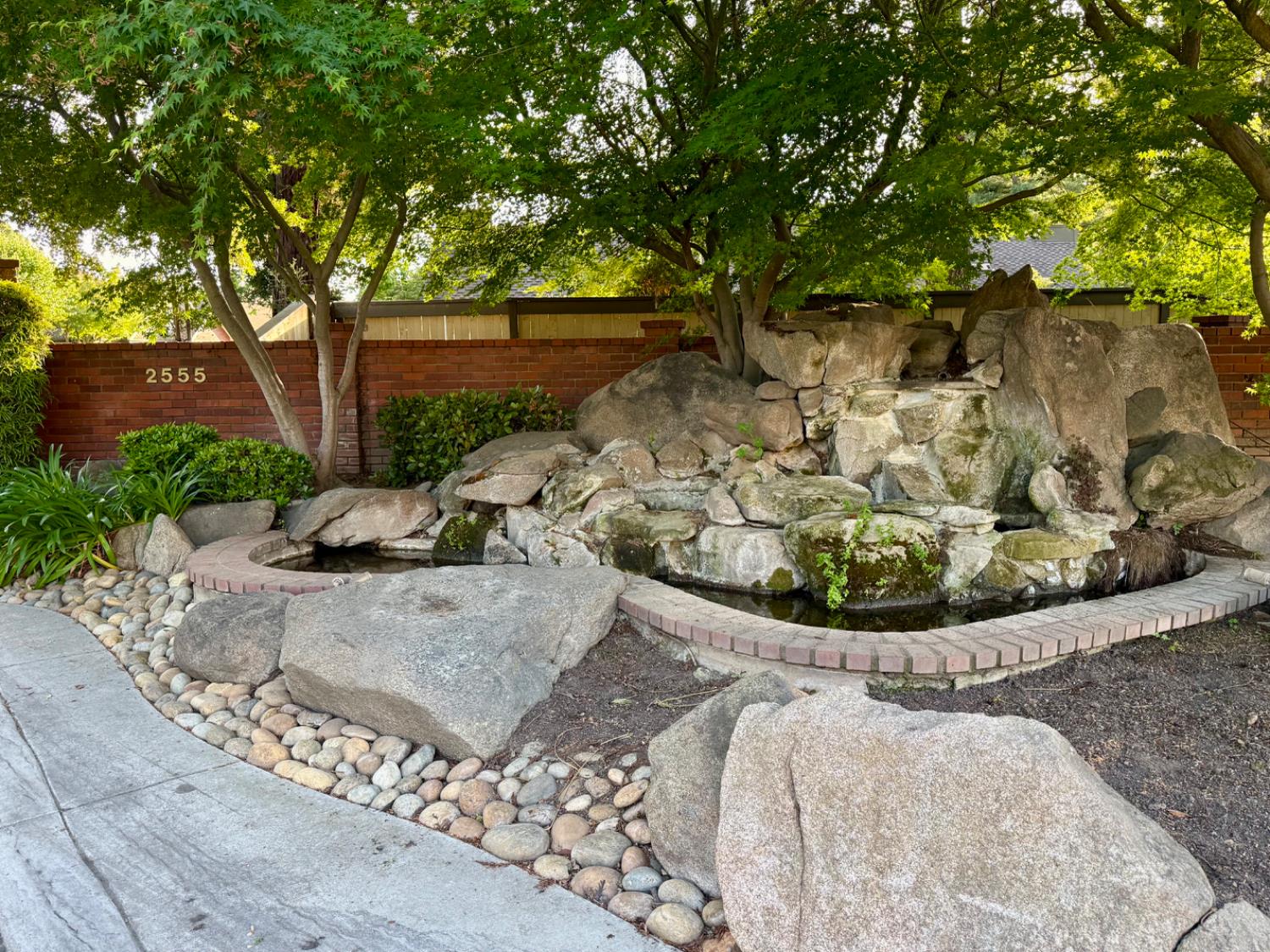 2555 W Bluff Ave #142, Fresno, CA 93711