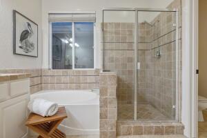 1608 N oliveto Ct, Visalia, CA 93291