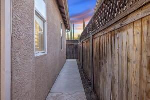 1608 N oliveto Ct, Visalia, CA 93291