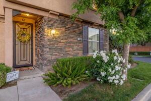 1608 N oliveto Ct, Visalia, CA 93291