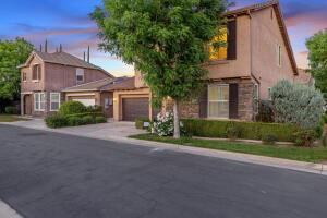 1608 N oliveto Ct, Visalia, CA 93291