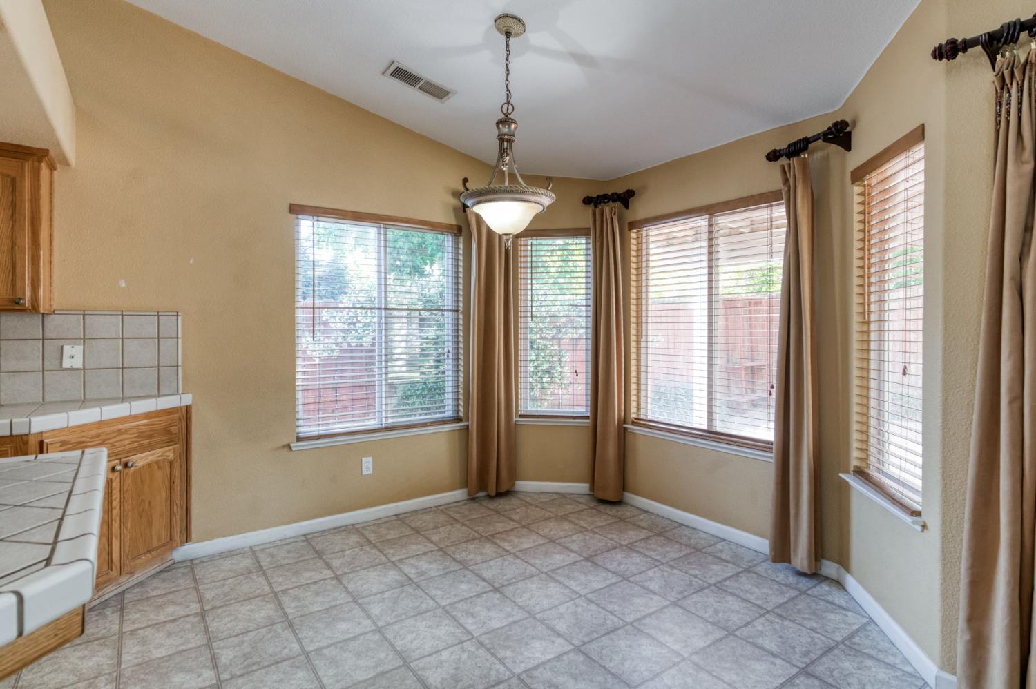 168 Makenna Dr, Madera, CA 93637