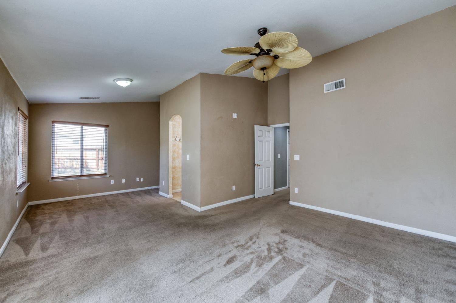 168 Makenna Dr, Madera, CA 93637