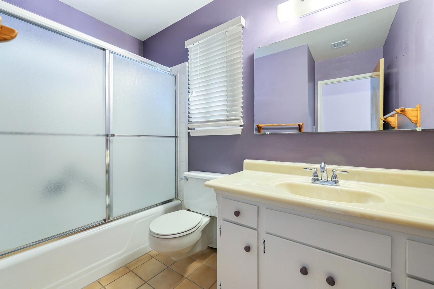 1095 W Roberts Ave, Fresno, CA 93711