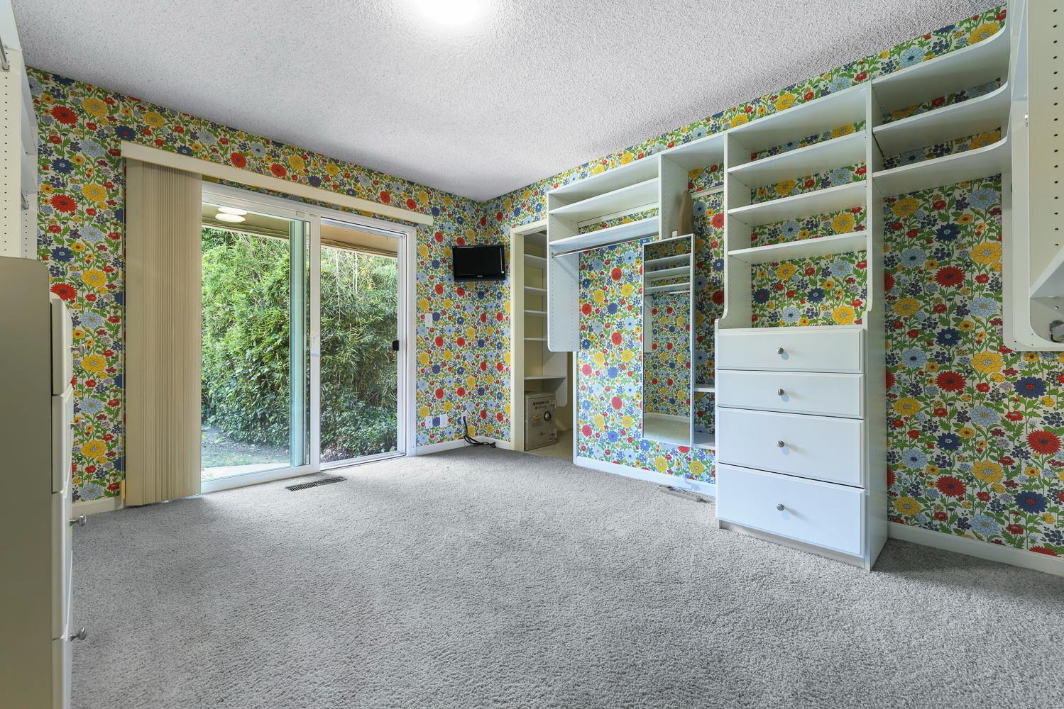 1095 W Roberts Ave, Fresno, CA 93711