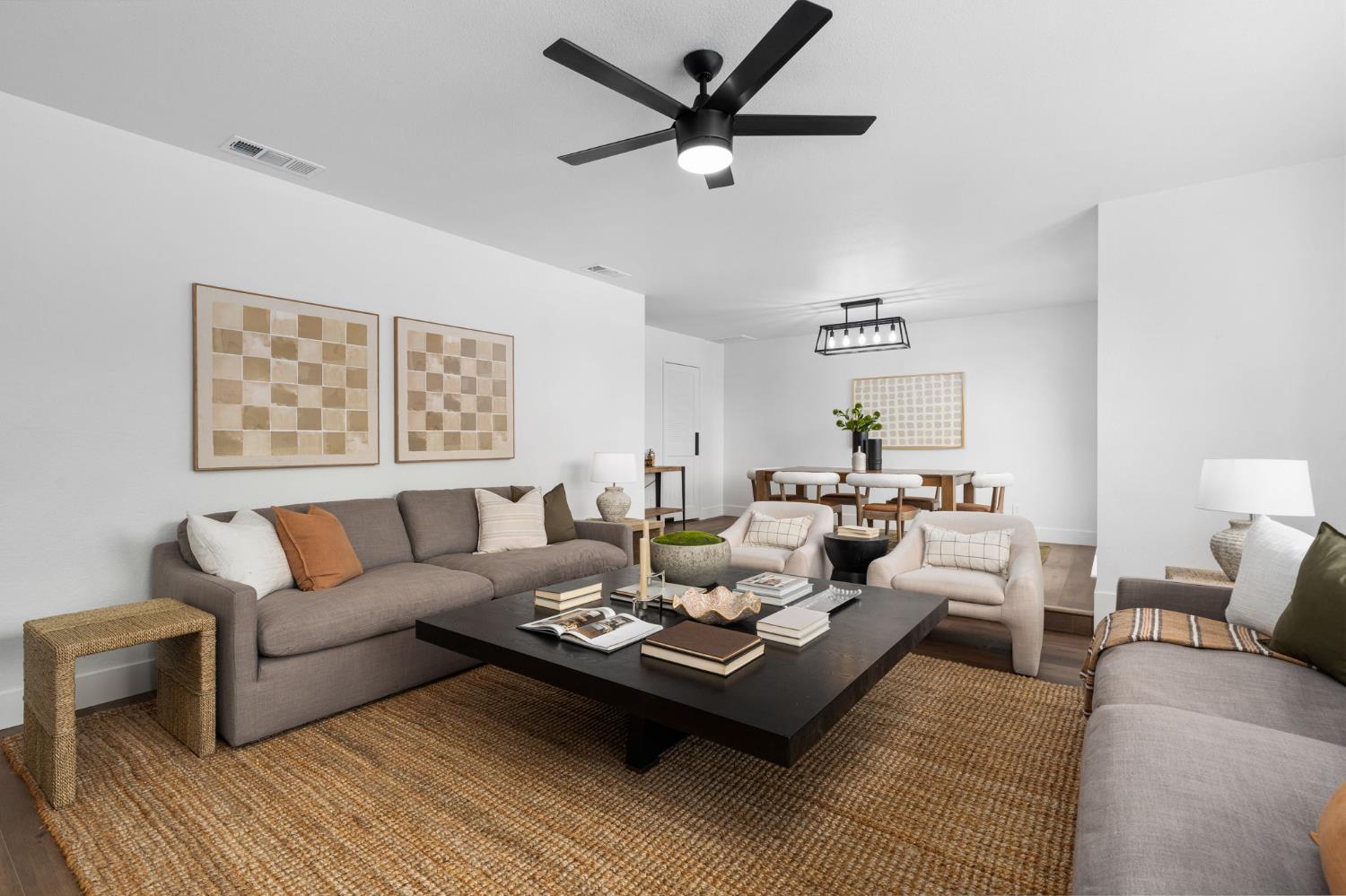 2626 W Scott Ave, Fresno, CA 93711