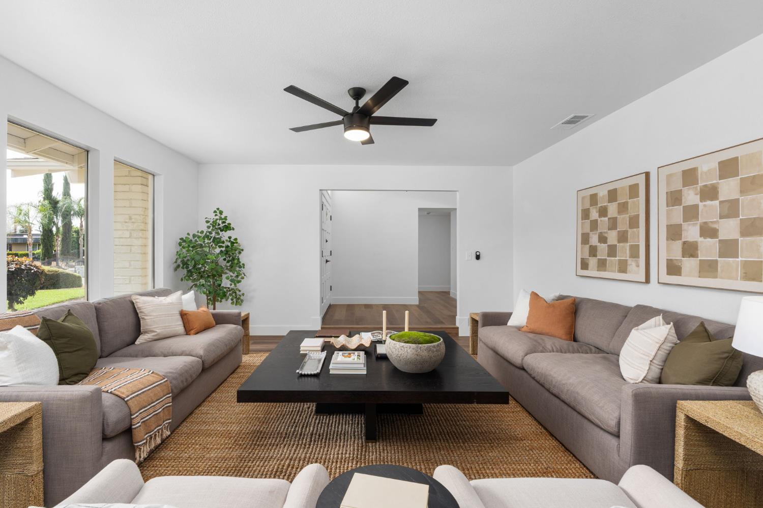 2626 W Scott Ave, Fresno, CA 93711