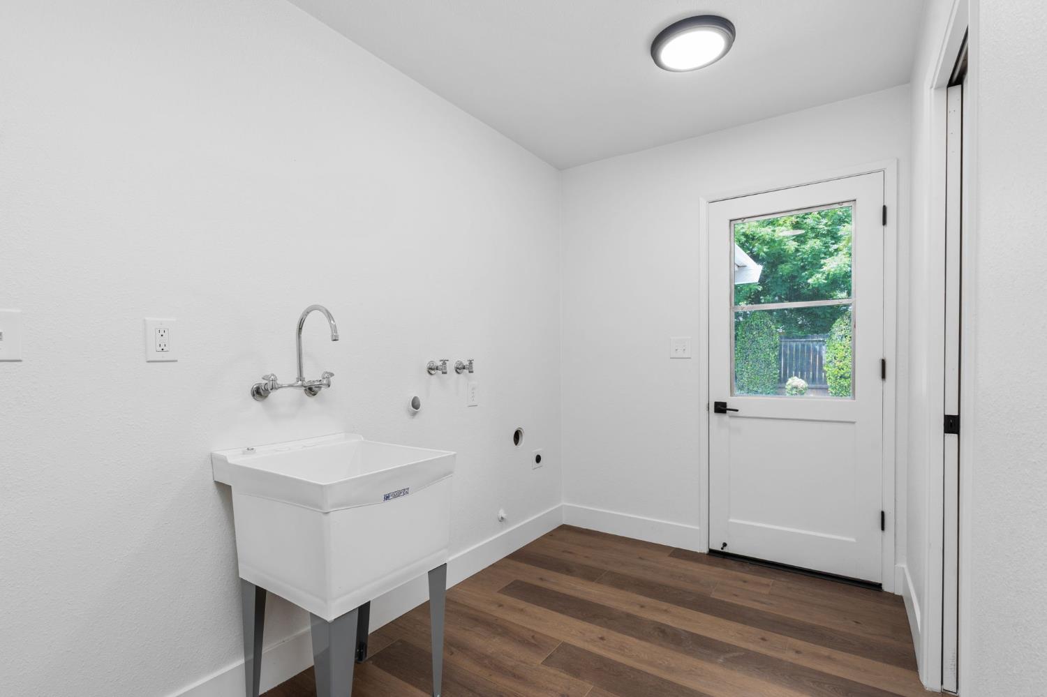 2626 W Scott Ave, Fresno, CA 93711