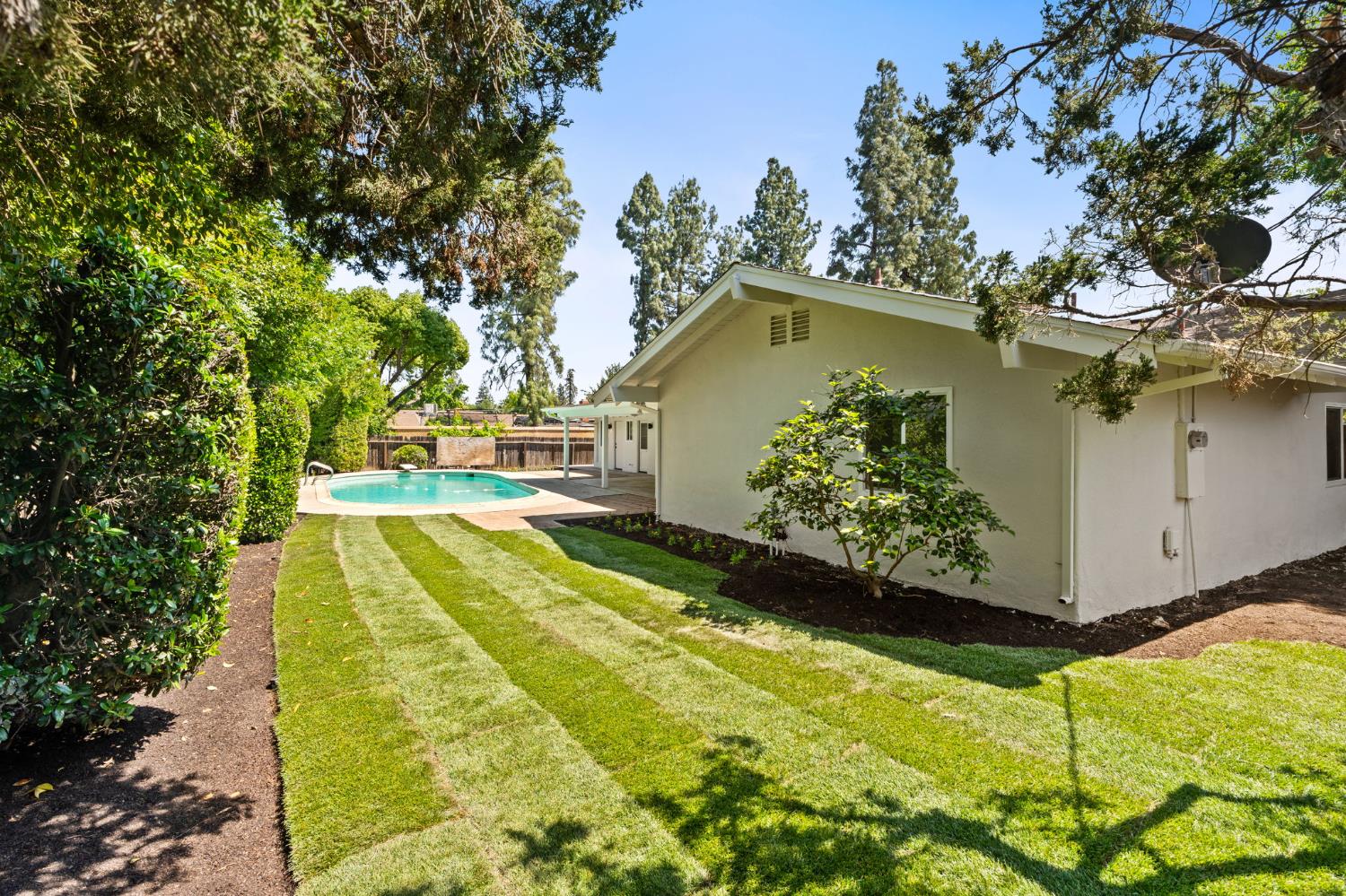 2626 W Scott Ave, Fresno, CA 93711
