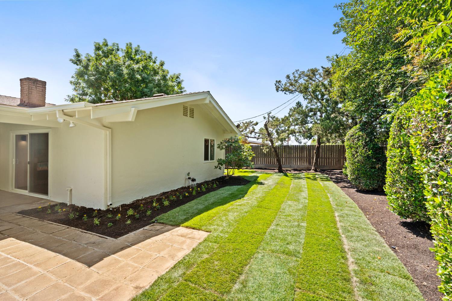2626 W Scott Ave, Fresno, CA 93711