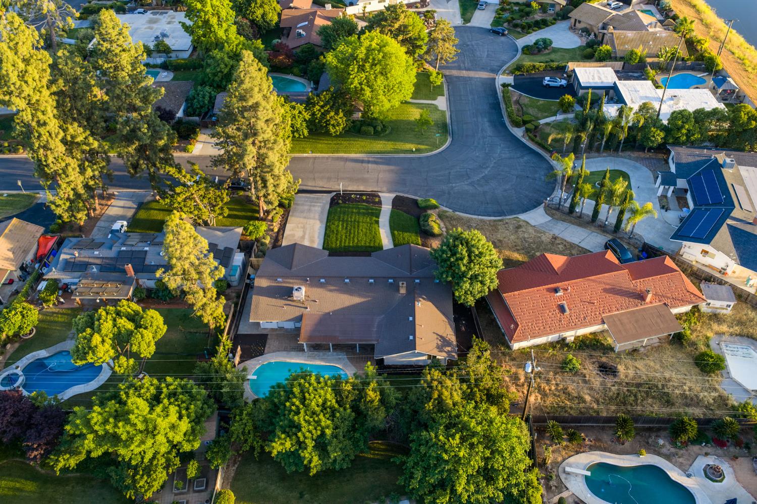 2626 W Scott Ave, Fresno, CA 93711