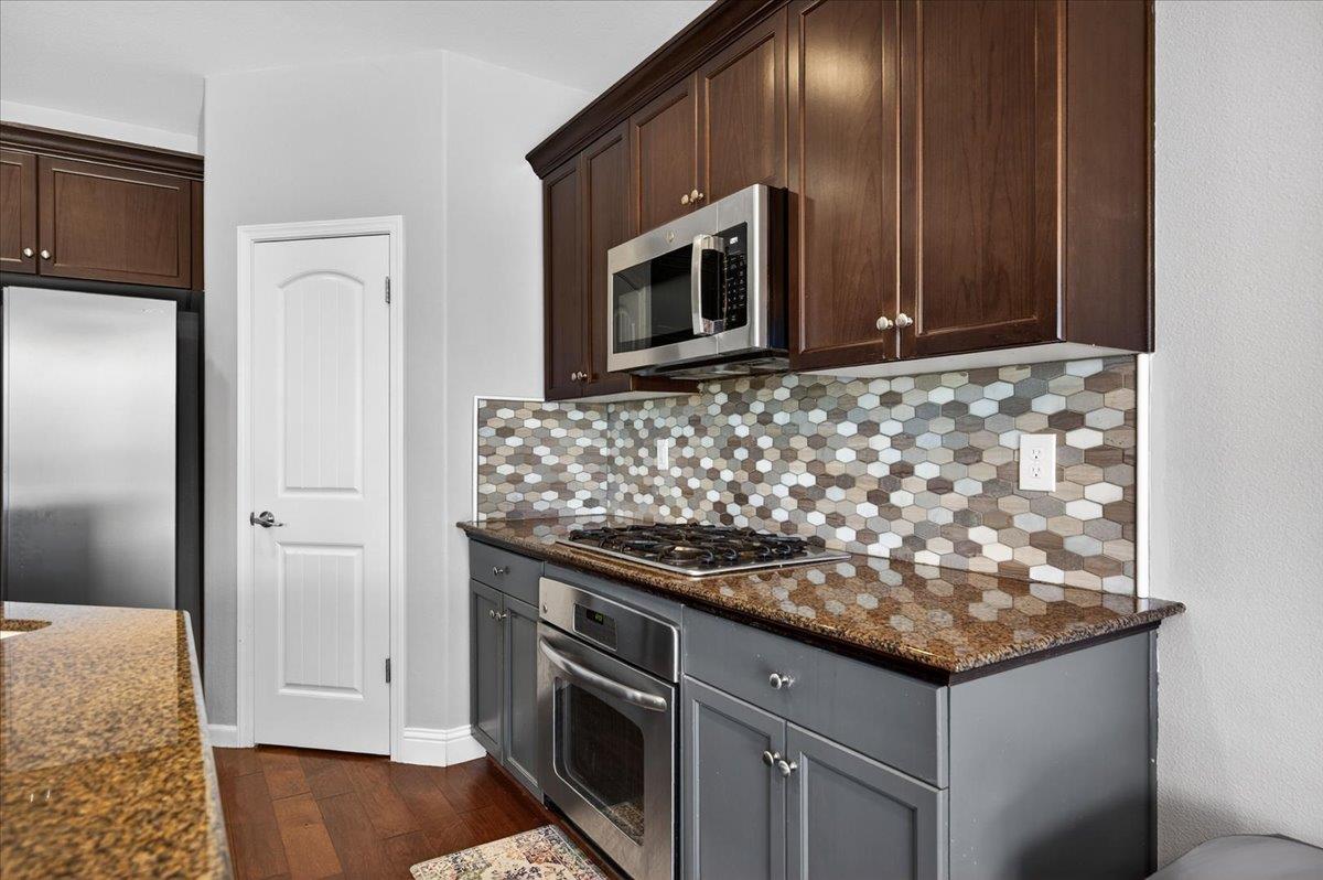 1776 N McPherson Ln, Clovis, CA 93619