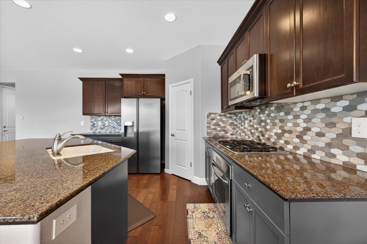 1776 N McPherson Ln, Clovis, CA 93619