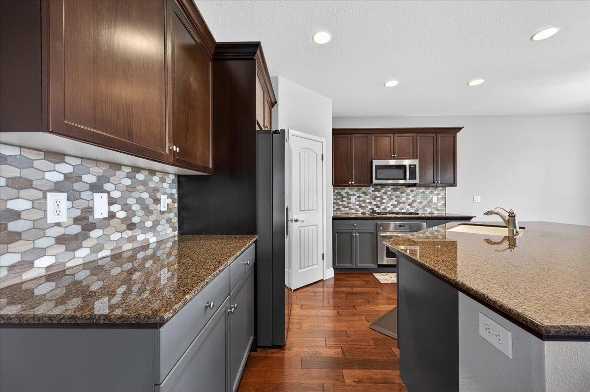 1776 N McPherson Ln, Clovis, CA 93619