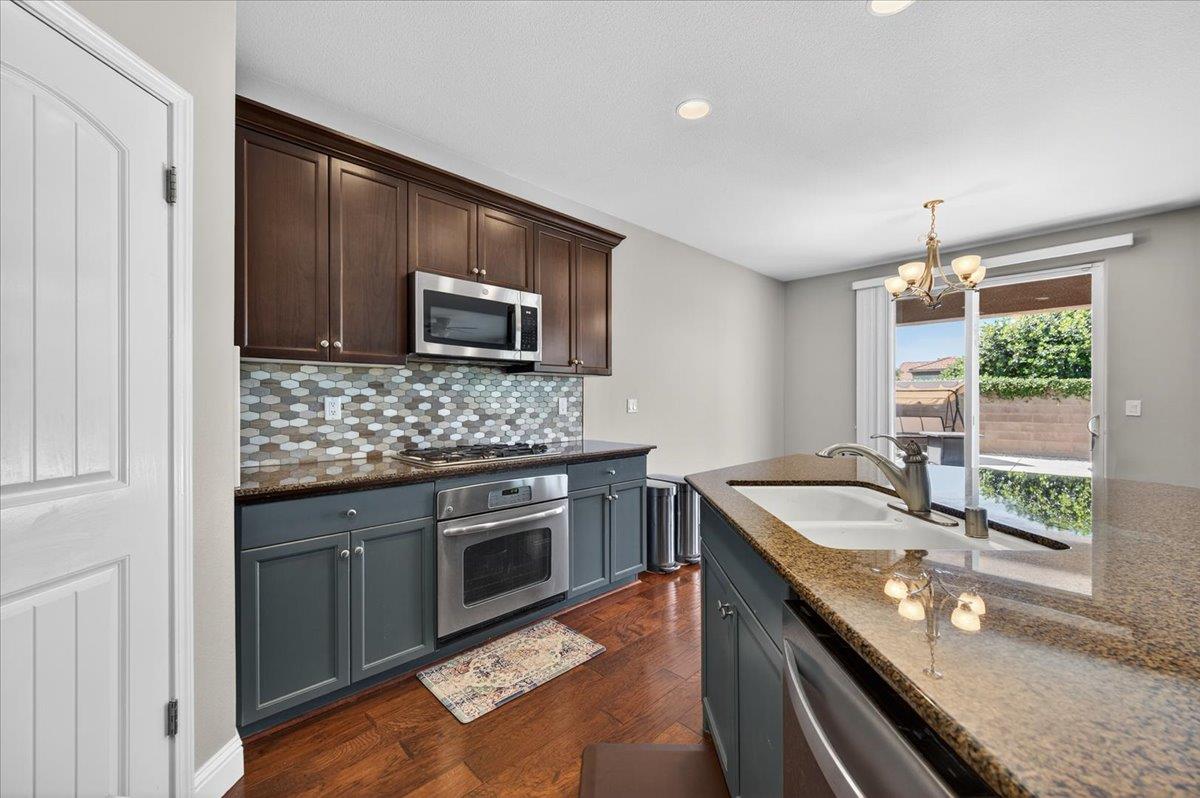 1776 N McPherson Ln, Clovis, CA 93619