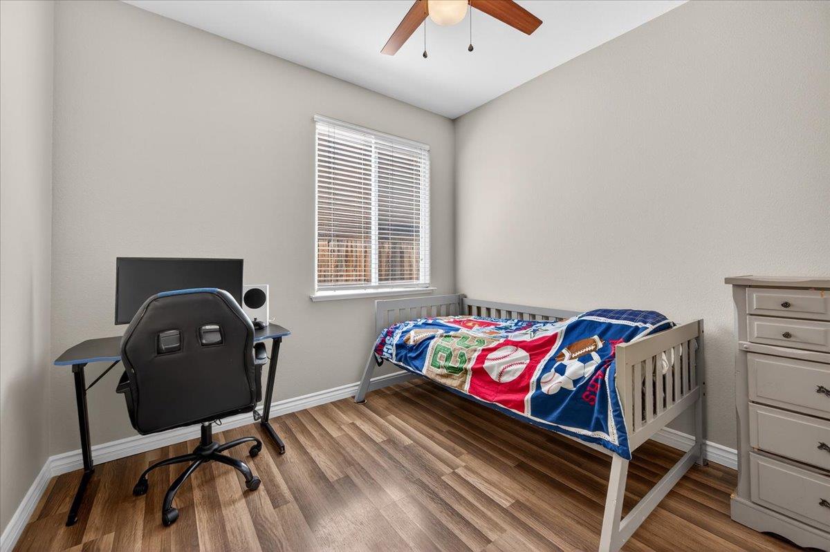 1776 N McPherson Ln, Clovis, CA 93619