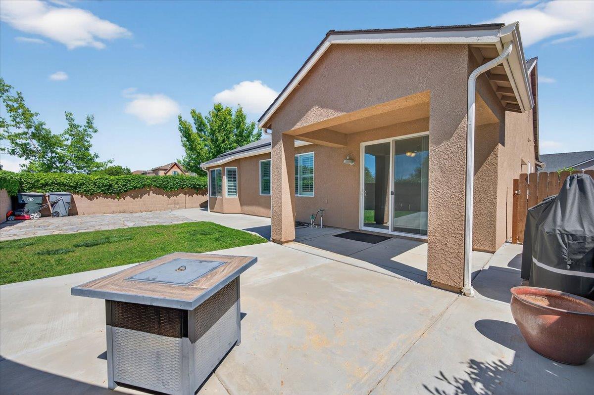 1776 N McPherson Ln, Clovis, CA 93619