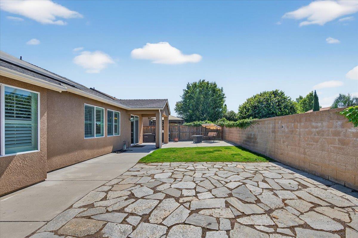 1776 N McPherson Ln, Clovis, CA 93619