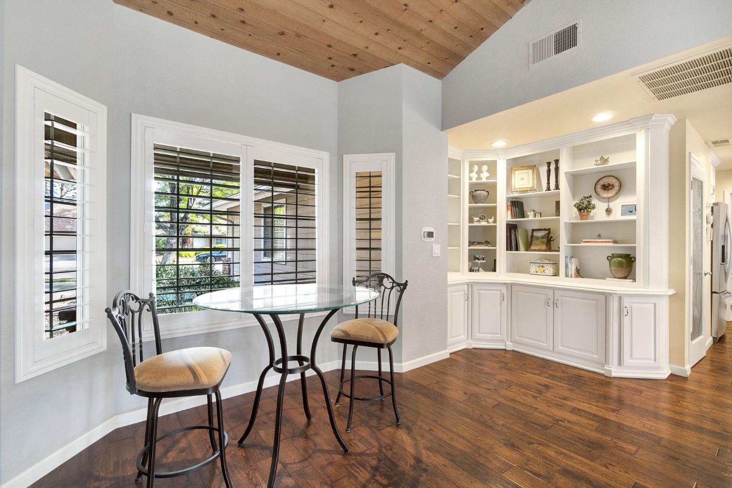 1367 E Decatur Ave, Fresno, CA 93720