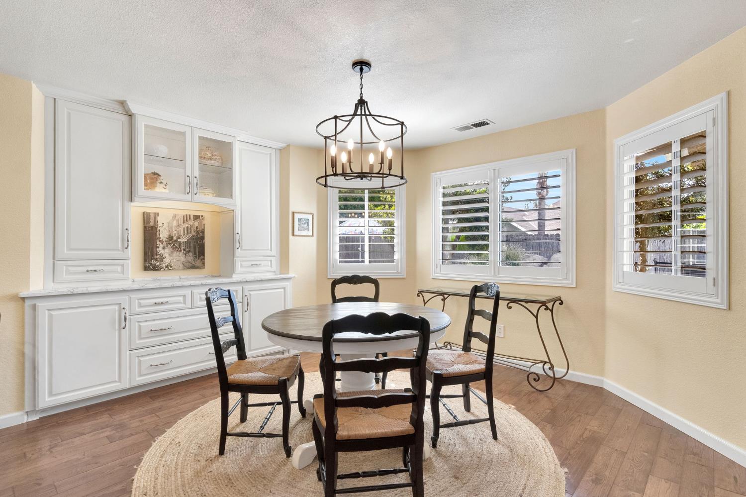 1367 E Decatur Ave, Fresno, CA 93720