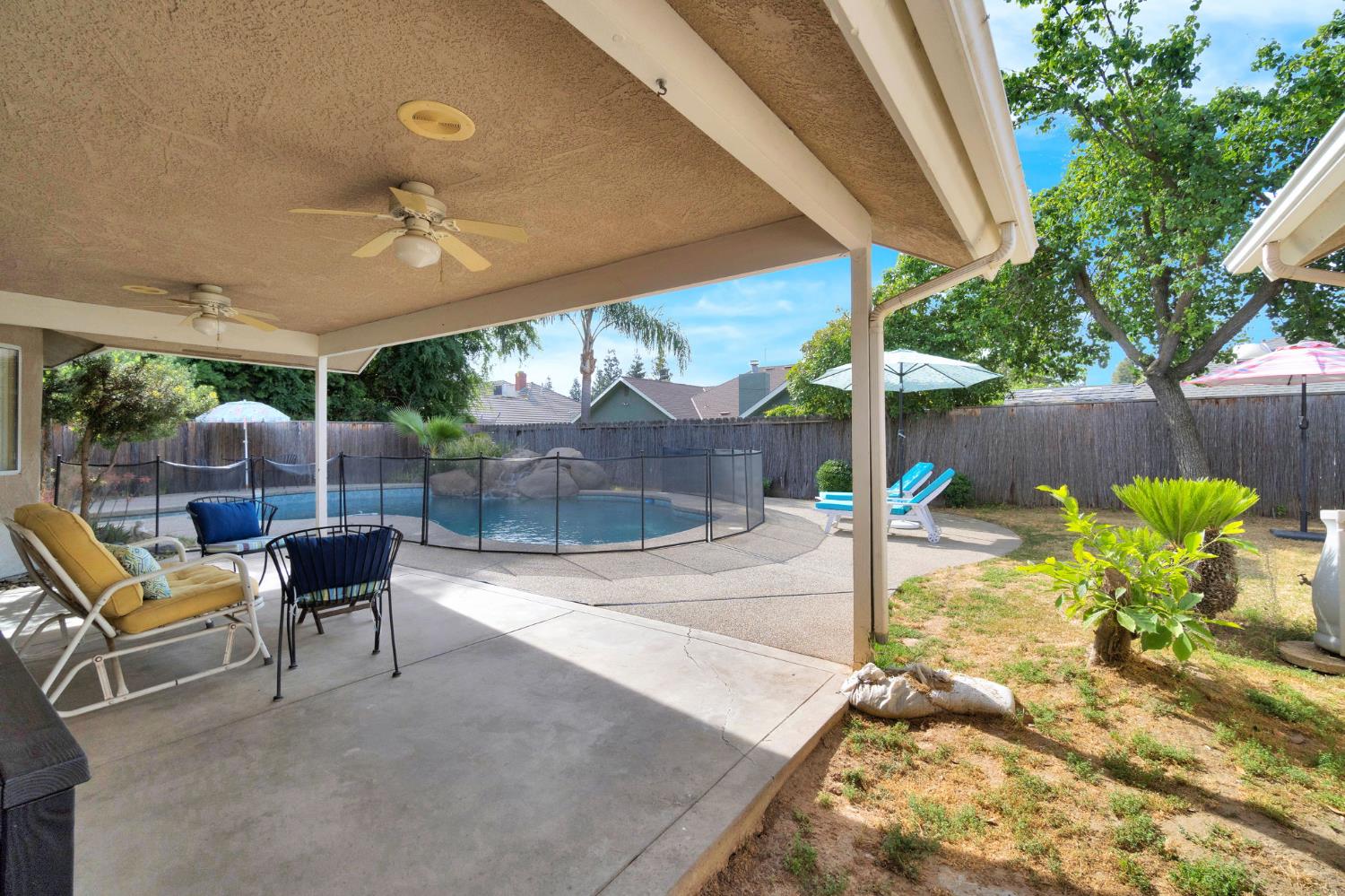 1367 E Decatur Ave, Fresno, CA 93720